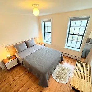 The Waltham Private & Bathroom John F Kennedy Jfk Lga Airport Manhattan Penn Station Bullet-train 15 Min Guest house New York